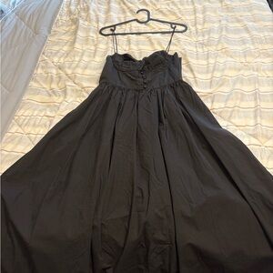 L'Academie Elegant Black linen dress